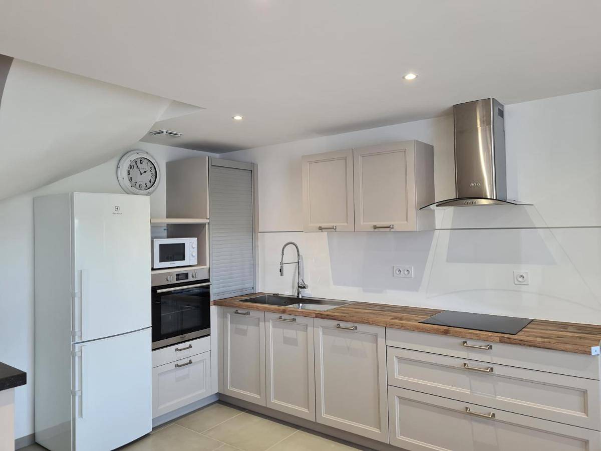 Appartement entier, Three-Bedroom Apartment in Othis, Seine-et-Marne