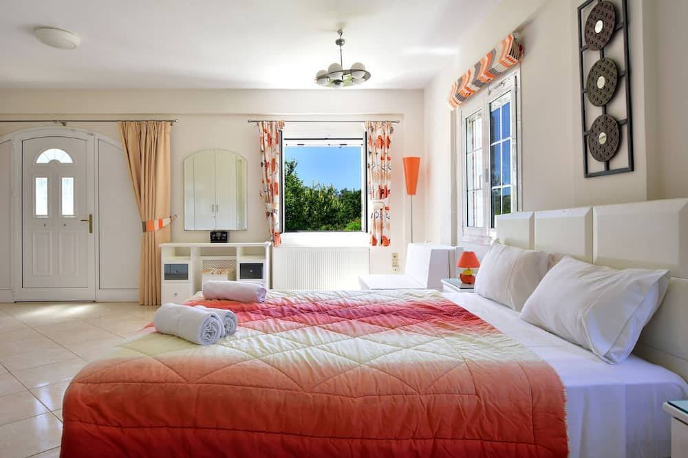 Familienfreundliche Luxusvilla direkt am Strand mit eigenem Tennisplatz, Pool, Whirlpool ... in Roda, Korfu