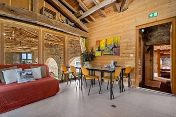 Maison De Vacances pour 8 Personnes dans Haute-Rivoire, Lyon et ses environs, Photo 3