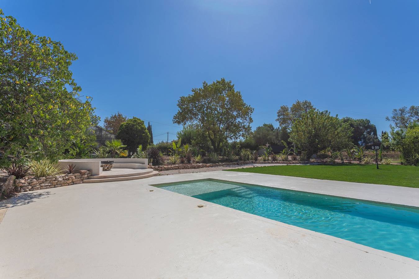 Maison de vacances 'Domaine Montserrat' avec vue sur la montagne, piscine privée et Wi-Fi in Le Luc, Région de Draguignan