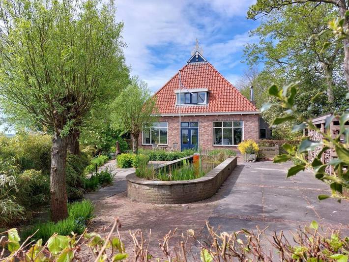 Ferienwohnung für 3 Personen, mit Terrasse und Garten sowie Pool und Sauna in Akkrum