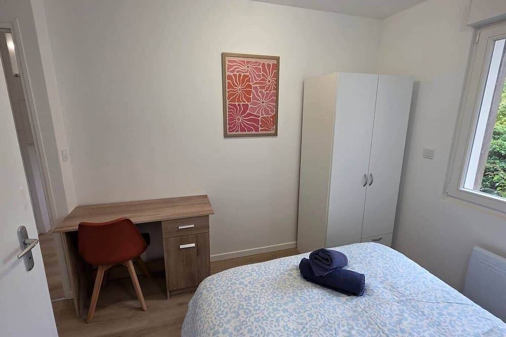 Entire apartment, Le quai 22, Arras station - 3 bedrooms and 3 bathrooms in Arras, Arras region