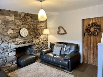 Log Cabin for 4 People in Rhondda Cynon Taf region, South-Wales, Photo 2