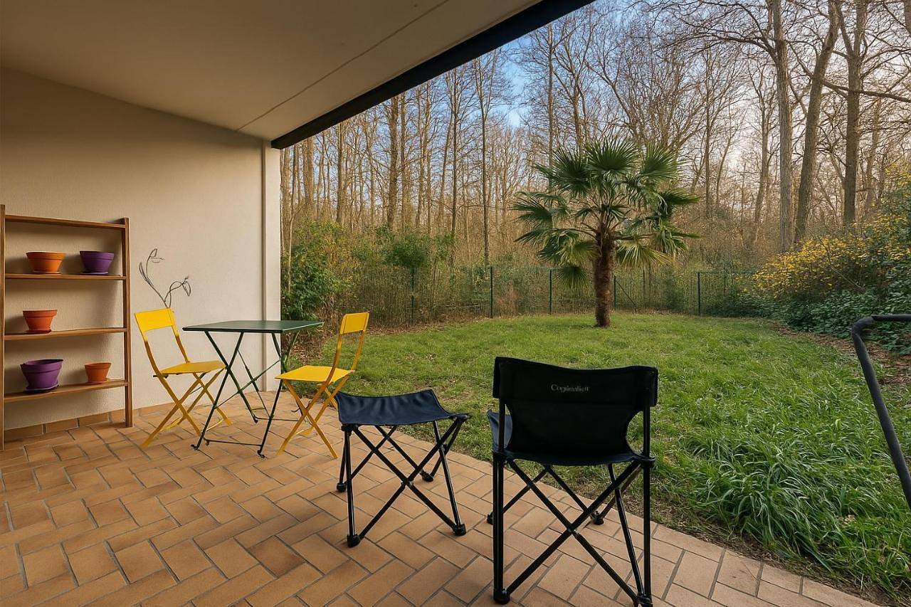 Appartement entier, Apartment with Garden View in Vaux-le-Pénil, Seine-et-Marne