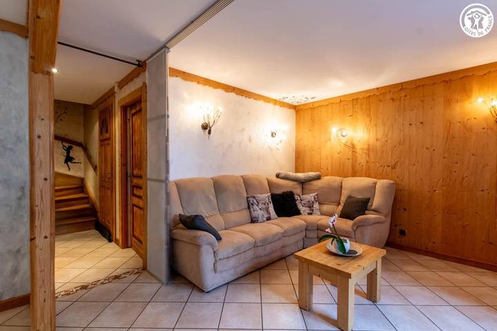 Gîte pour 8 personnes, avec terrasse à Lanslebourg-Mont-Cenis - 2