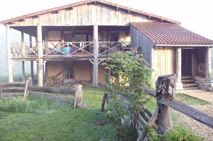 Location de vacances pour 4 personnes, avec Balcon et Jardin à Saint-Martial-d'Albarède