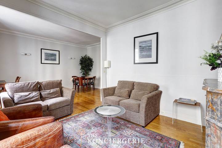 Entire apartment, ElÃ©gance franÃ§aise proche de l'Arc de Triomphe in Paris, Ile de France