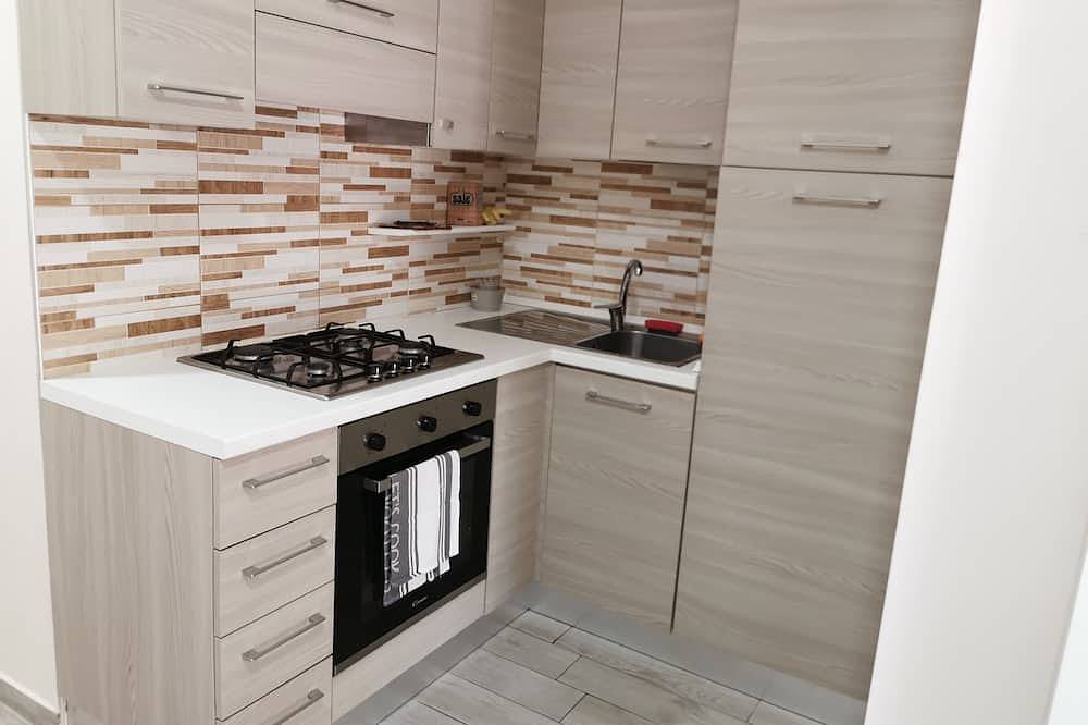 Entire apartment, Mini apartment a stone's throw from the beach with parking space in Montesilvano, Adriatic Coast Abruzzo