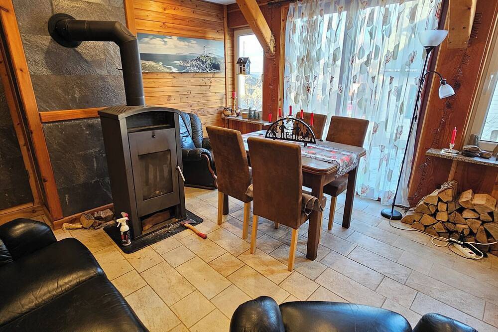 Thuringian country house with panoramic view in every season with house sauna and fireplace in Gehlberg, Rennsteig (weg)