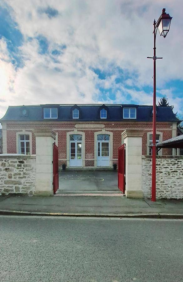 Gîte pour 2 personnes, avec jacuzzi et jardin à Ully-Saint-Georges