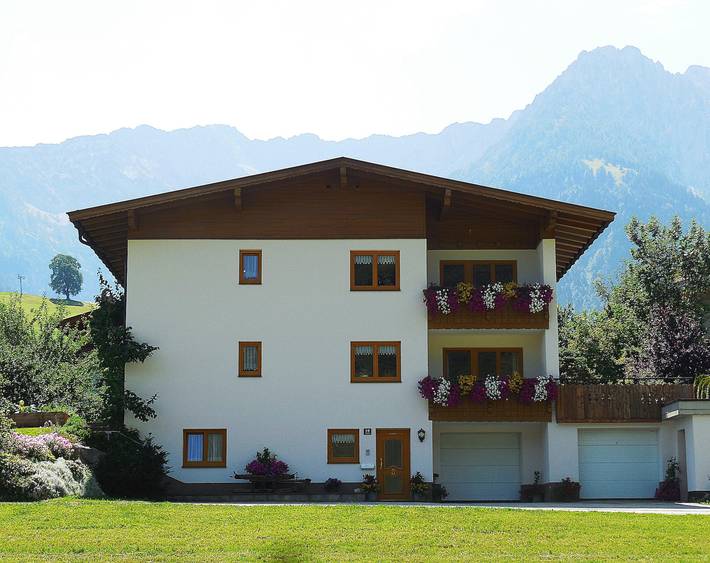 Ferienwohnung für 5 Personen, mit Balkon und Garten