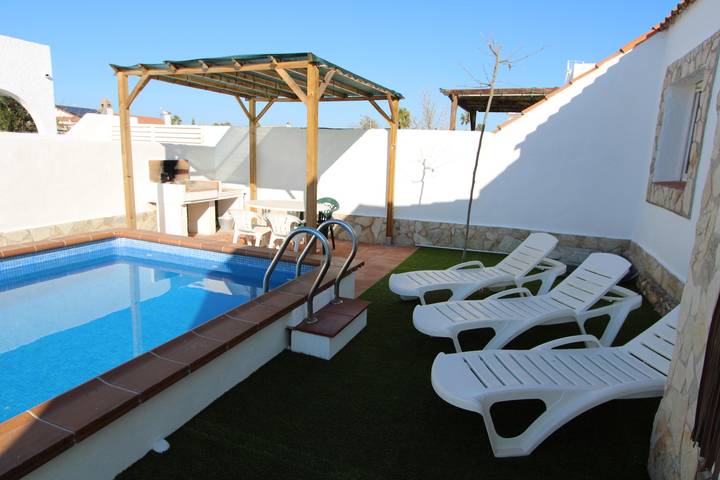 Chalet para 4 personas, con jardín además de terraza y vistas, Se admiten mascotas en Delta del Ebro - 2
