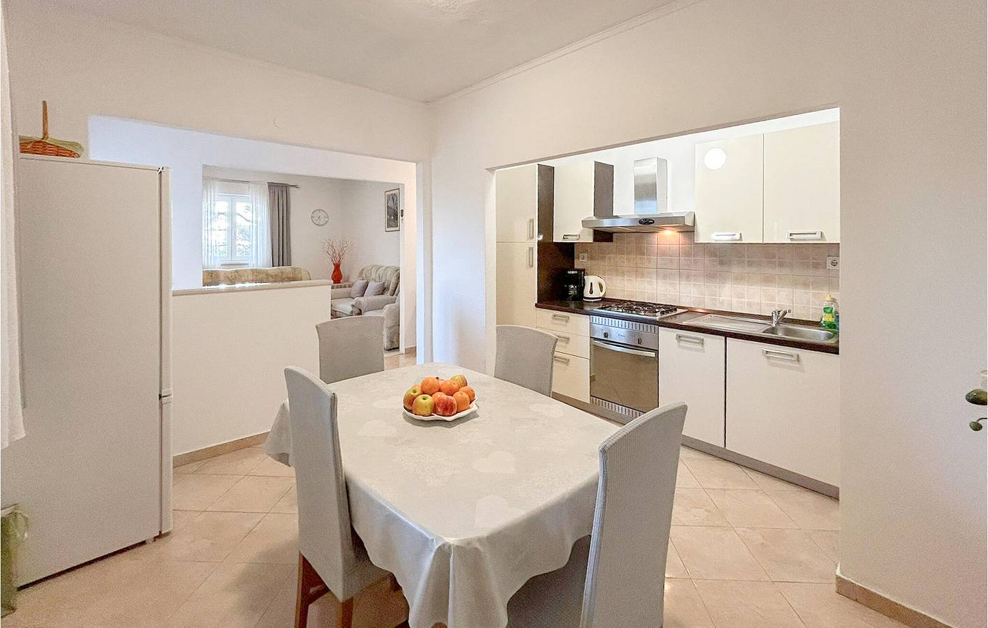 Appartement de vacances entier, Appartement en bord de mer avec terrasse, climatisation et Wi-Fi - À proximité de Makarska in Veliko Brdo, Makarska