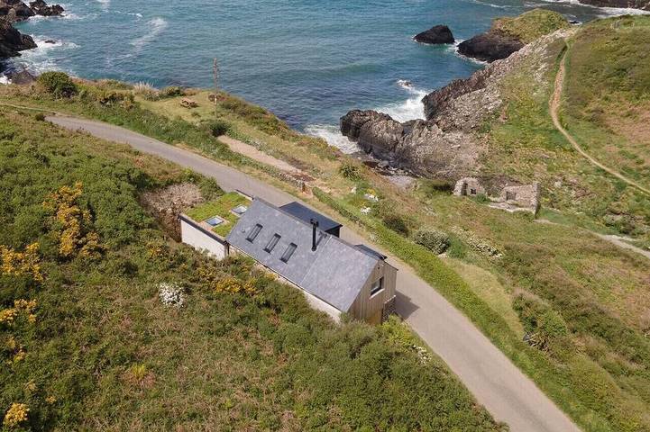 Holiday rental for 4 people, with garden, with pets in Trefin