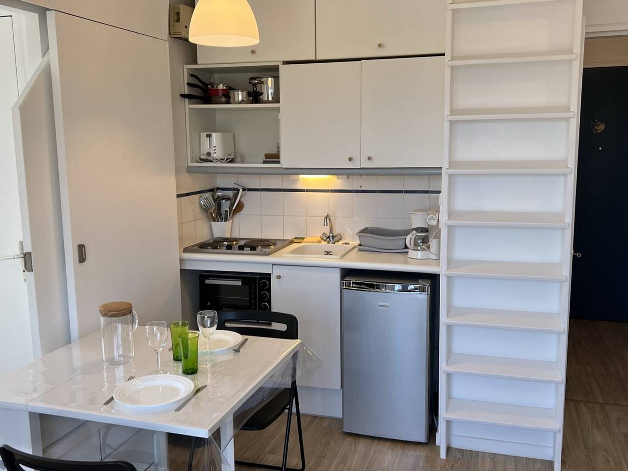 Appartement entier, Appartement 2 pièces en bord de mer avec accès direct à la plage de Cabourg, proche Thalassothérapie in Cabourg, Région de Caen