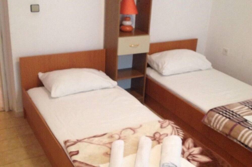 Ganze Wohnung, 4-Zimmer-Ferienwohnung am Strand Bucht Pjestata, Peljesac in Dubrovnik-Neretva