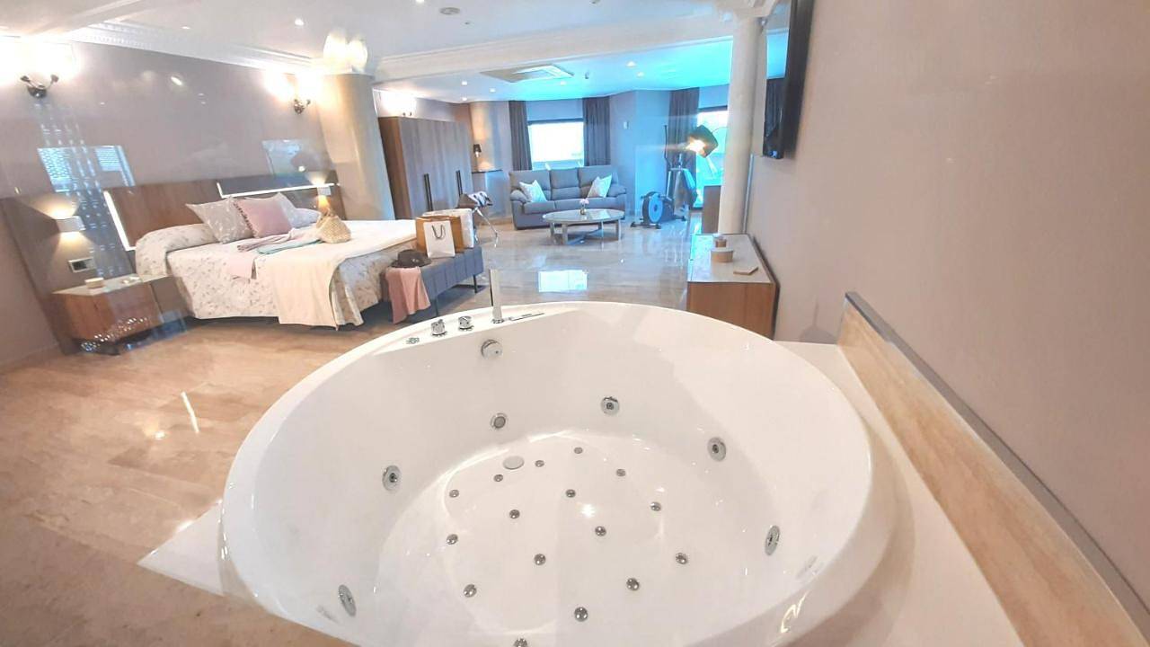Hotel Nueva Plaza in Camargo, Costa de Cantabria