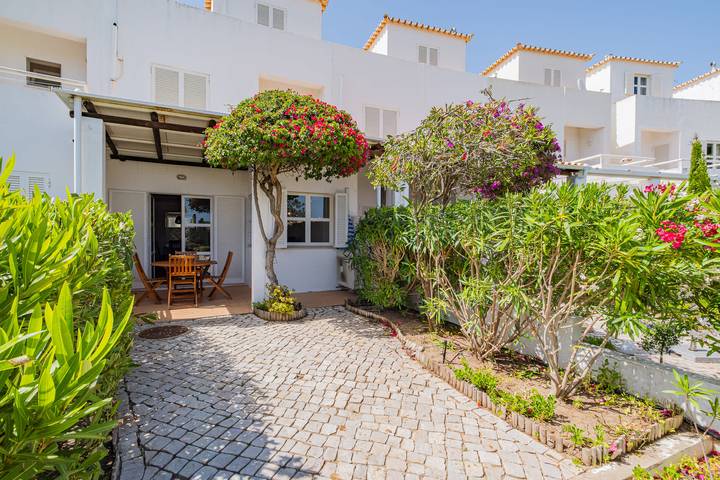 Ferienhaus für 6 Personen, mit Garten und Pool in Galé