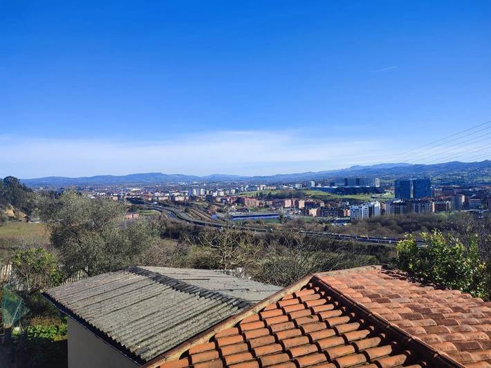 Casa de vacaciones para 10 personas, con vistas y balcón en Oviedo - 2