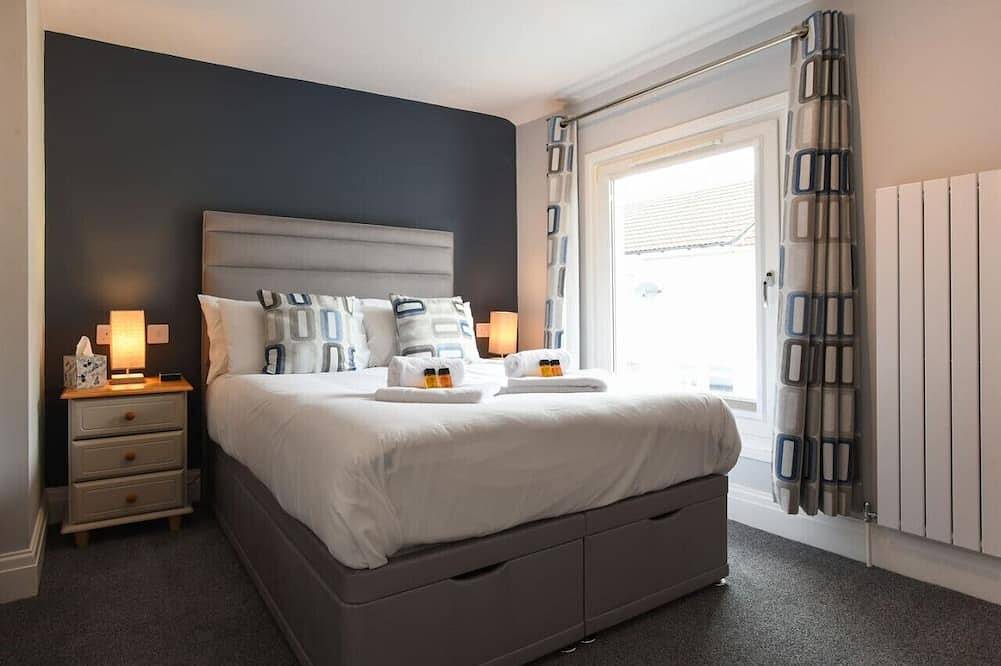 Parkside Haven | 2Br w/Off-Road Parking in Gosport, Hampshire