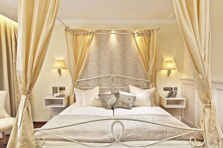 Hotel für 2 Personen, mit Sauna und Whirlpool sowie Garten, mit Haustier bei Neuschwanstein - 3