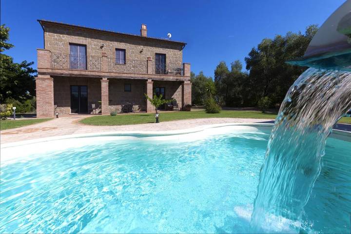 Ferienwohnung für 2 Personen, mit Terrasse und Pool sowie Garten und Whirlpool - 1