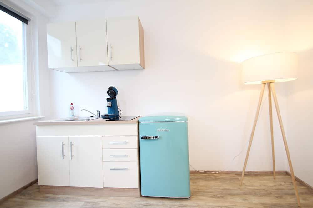 Ganze Wohnung, Moderne, helle 1 Zimmer-Wohnung in Citylage in Bad Urach, Albsteig Etappe 9