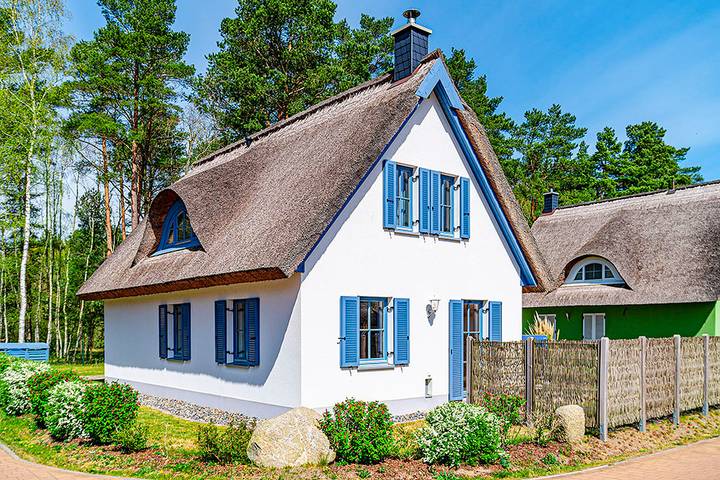 Ferienhaus für 4 Personen, mit Terrasse und Garten sowie Sauna in Glowe