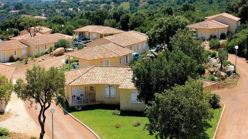Gîte pour 9 personnes dans Sainte-Lucie de Porto-Vecchio - 4