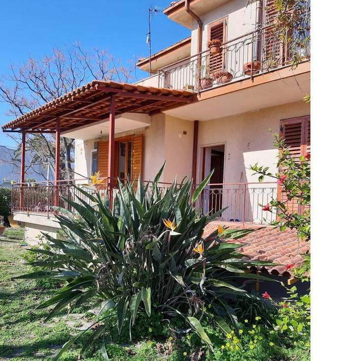 Ferienwohnung für 4 Personen, mit Balkon und Terrasse sowie Garten und Ausblick