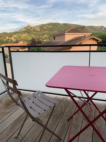 Gîte pour 5 personnes, avec terrasse et vue à Saint-Péray