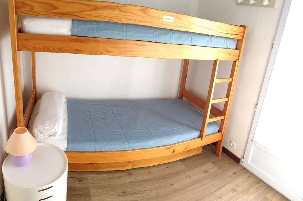 Location La Noue à petit prix à 250m mer et à 400m centre village - 4 pers max in Sainte-Marie-de-Ré, Île de Ré