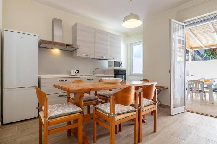 Gîte pour 6 personnes, avec terrasse à Torre Faro - 2