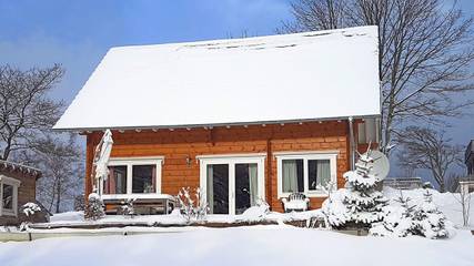 Ferienhaus für 8 Personen, mit Terrasse und Sauna sowie Garten, mit Haustier in Medebach