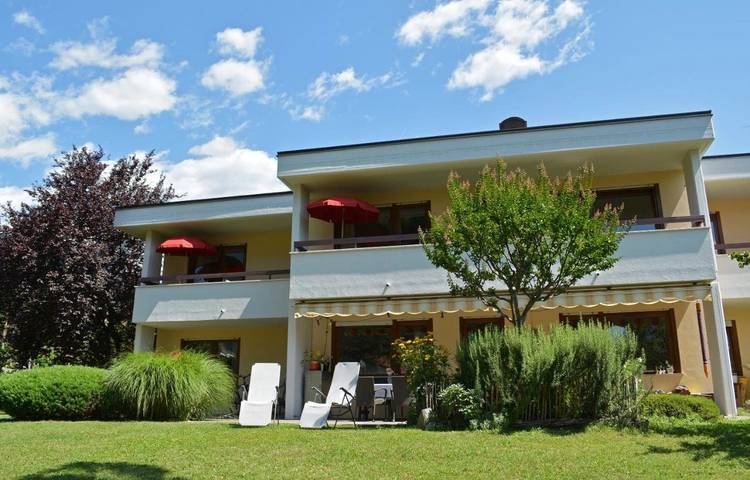 Appart’hôtel pour 2 personnes, avec vue ainsi que balcon et jardin