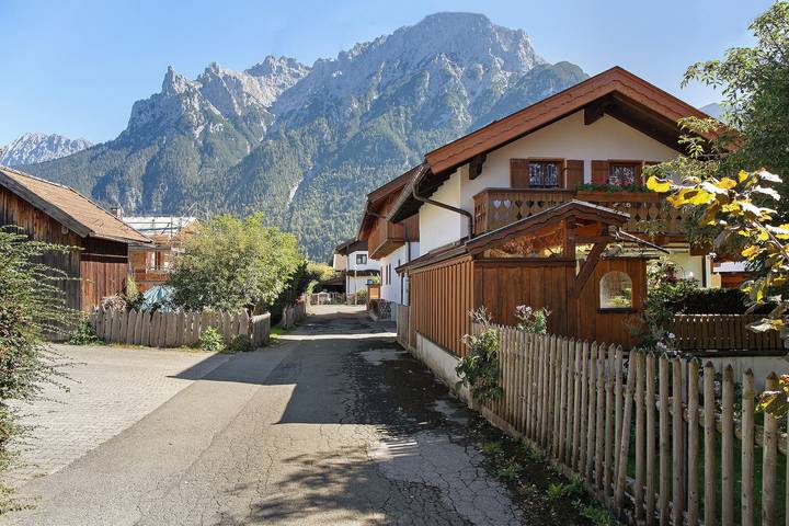 Appartement "Benedetti" avec balcon, vue sur la montagne et Wi-Fi in Mittenwald, Alpes bavaroises