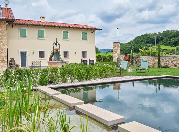 Location de vacances pour 2 personnes, avec jardin et vue ainsi que piscine et sauna à Colognola ai Colli - 2