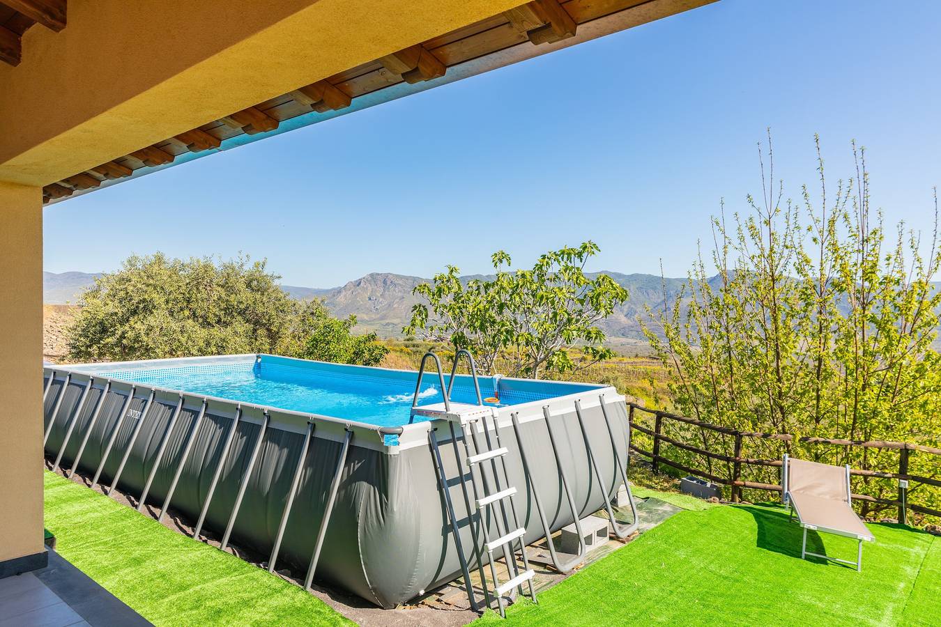 Haustierfreundliche Villa "Tuccios" mit Garten, Terrasse und Wlan in Ätna