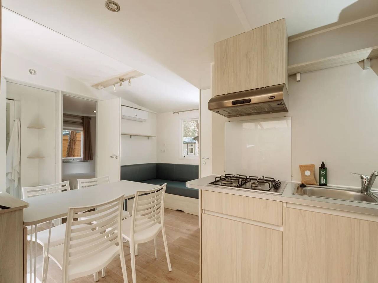Modern bungalow for 4-guests in Sitges in Sitges, Garraf
