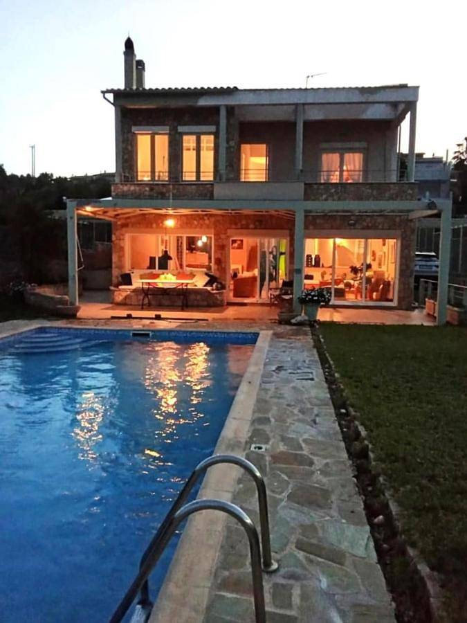 Ferienhaus für 10 Personen, mit Balkon und Terrasse sowie Garten und Pool