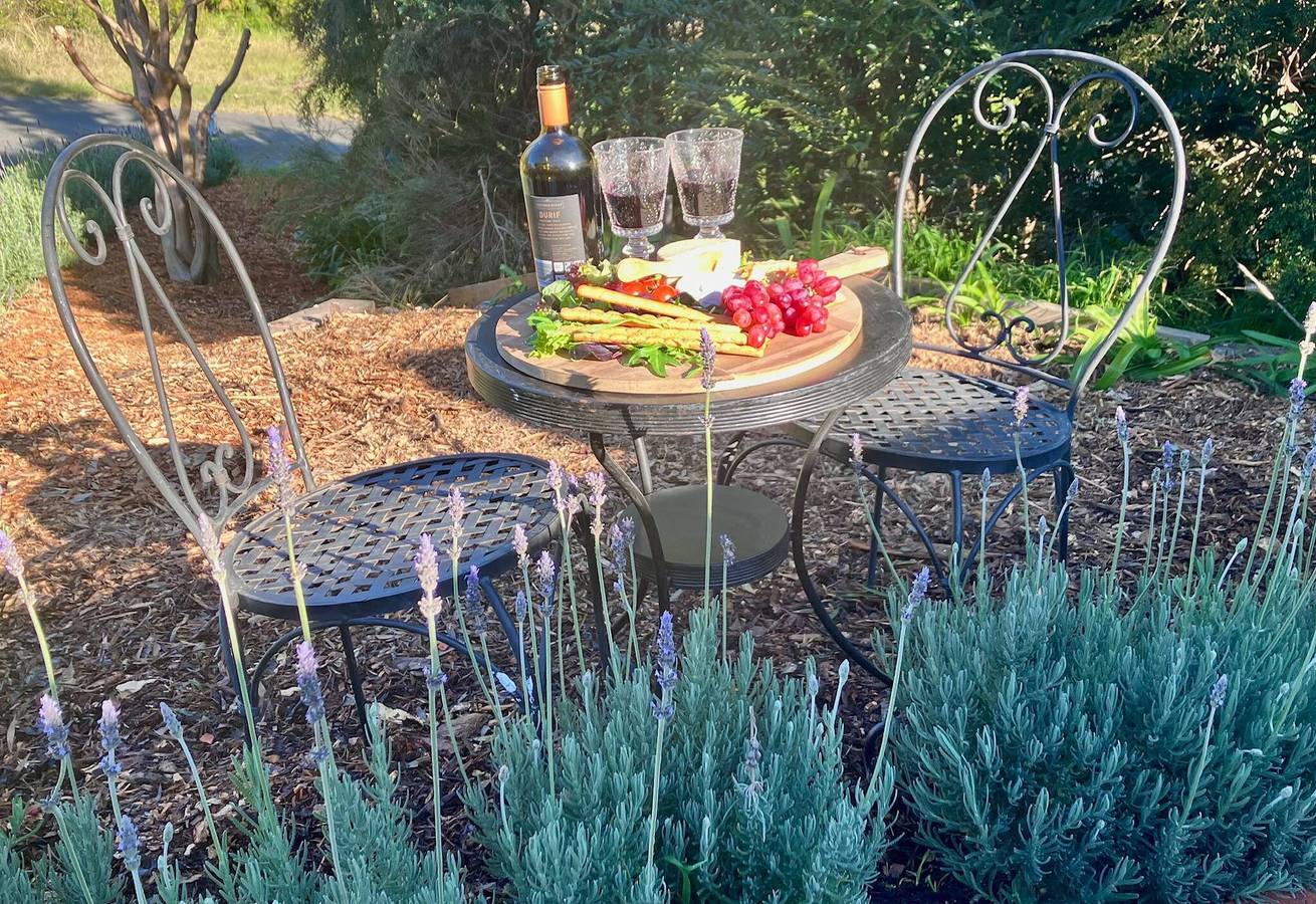 One Wee Cottage, A romantic secluded Provincial  abode surrounded by vineyards in Healesville, Shire of Yarra Ranges