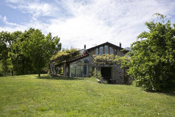 Villa per 10 persone, con Balcone e Terrazza nonché Giardino e Piscina in Provincia di Bergamo