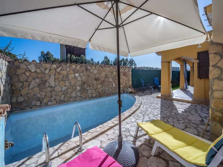 Location de vacances pour 7 personnes, avec terrasse ainsi que piscine et jardin, animaux acceptés à Castiadas - 2