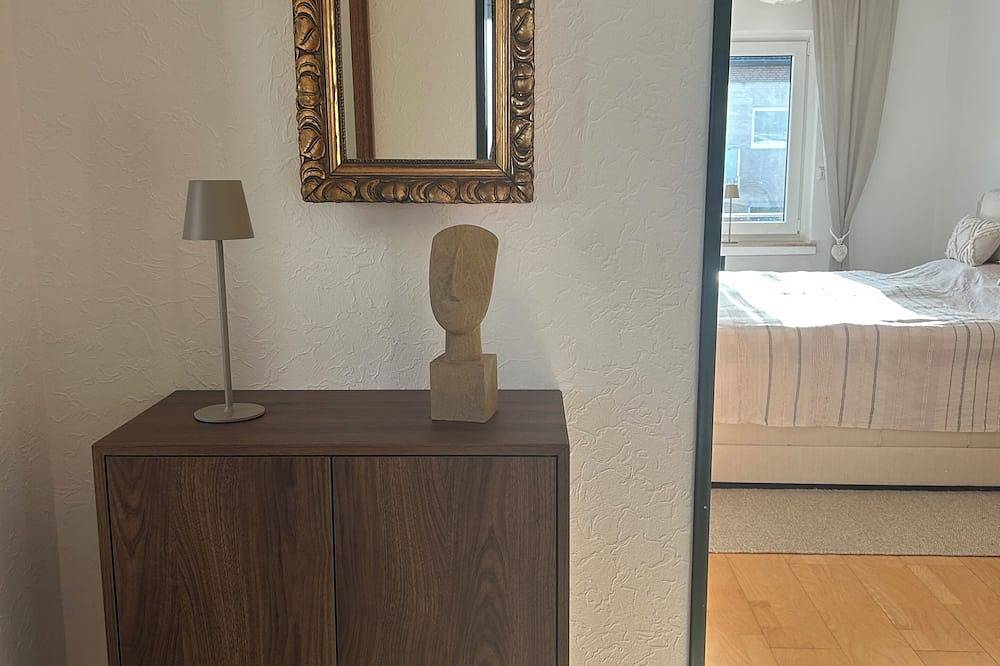 Ganze Wohnung, Moderne ruhige Ferienwohnung (65qm) für bis zu 3 Personen in Dormagen-Zons in Zons, Dormagen