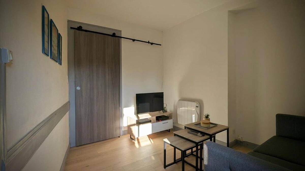 Appartement entier, Le Leopold - Appartement rénové, idéal séjour détente ou pro in Gannat, Région de Vichy