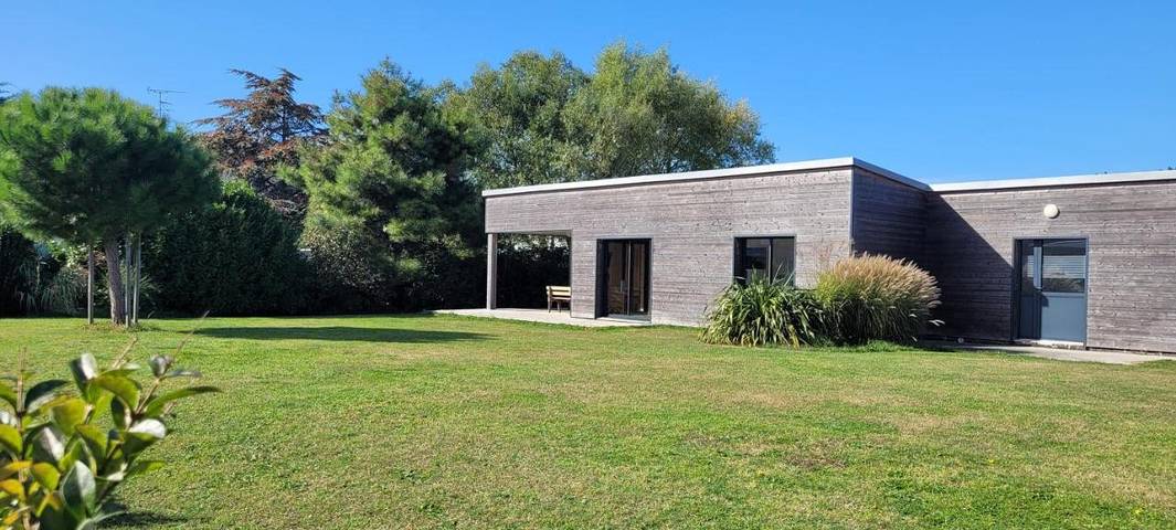 Parc de vacances pour 8 personnes, avec bassin pour enfant et jardin ainsi que vue et piscine en Normandie - 4
