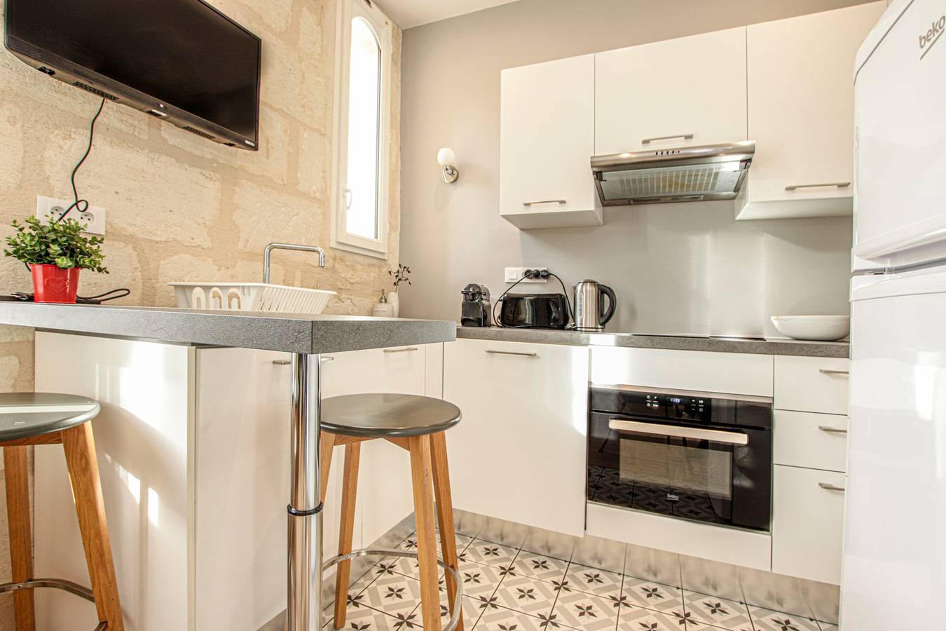 Hel lägenhet, Splendid flat located in the heart of the Chartrons, a few steps from Quays in Bordeaux, Bordeaux region