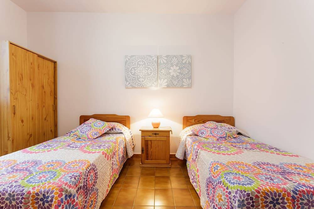 Apartamento entero, El Faro: Wifi gratuito, amplitud, a pocos metros de la mejor playa de la Isla in Puerto Naos, Los Llanos de Aridane