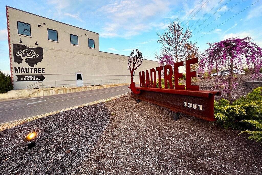 Oakley Square 3Br Charmer - Total Walkability by Redawning in Cincinnati, Hamilton County (OH)