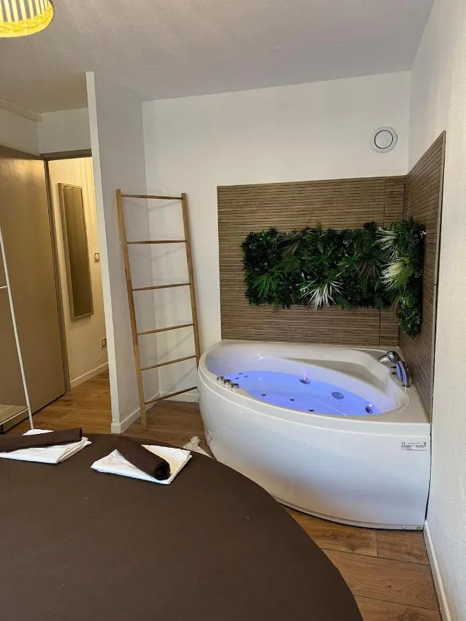 Appartement de vacances pour 2 personnes, avec sauna ainsi que terrasse et jacuzzi - 1
